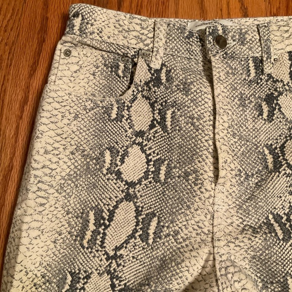 Zara Women Premium Denim Collection Jeans, Grey Snake Print, 5-Pocket, Sz 4 - Picture 3 of 15